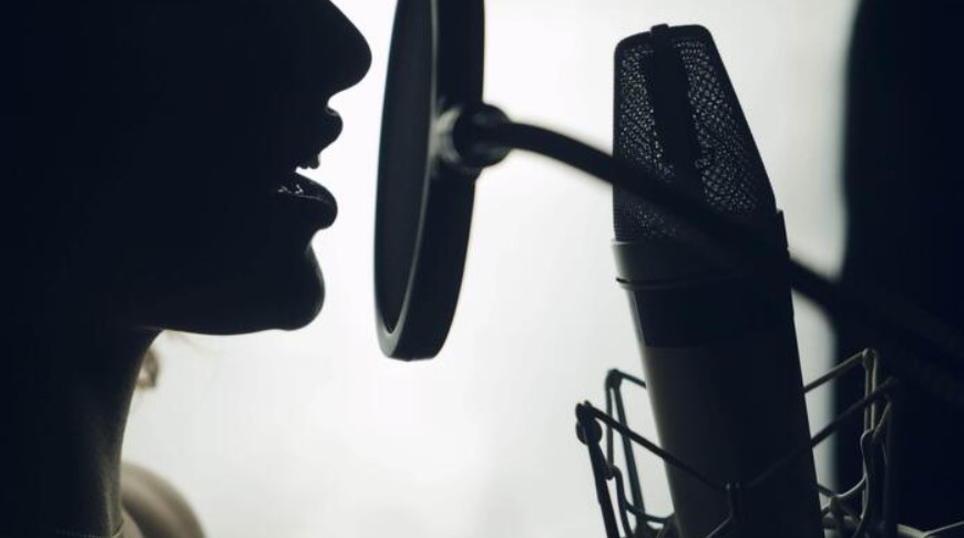 Voiceover करियर Beginners के लिए कमाई का नया रास्ता