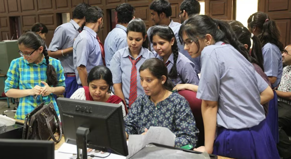CBSE Board Exam 2026: LOC फॉर्म भरने की आखिरी तारीख नजदीक, 17 फरवरी से होंगी परीक्षाएं