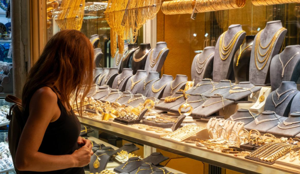 Gold On Diwali 2025: सोना खरीदने से पहले जानिए – 9K से लेकर 24K तक कौन-सा गोल्ड होता है सबसे अच्छा?